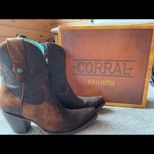 Corral ankle boot size 7.5